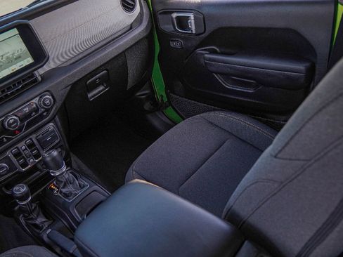 Used 2025 Jeep Wrangler Unlimited Sport image 23