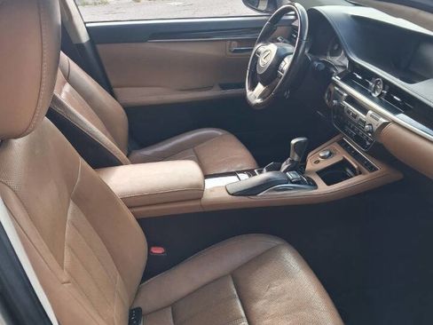 Used 2016 Lexus ES 350 w/ Luxury Package w/Wood Trim FWD image 10