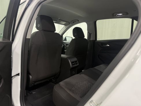 Certified 2024 Chevrolet Equinox LT image 30