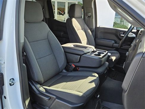 Used 2023 Chevrolet Silverado 1500 Custom image 17