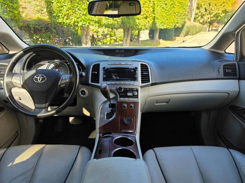 Used 2010 Toyota Venza image 13