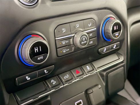 Used 2022 Chevrolet Silverado 1500 LT Trail Boss w/ Bed Protection Package image 15