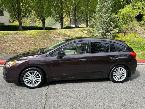 Used 2013 Subaru Impreza 2.0i Limited AWD/4WD image 8