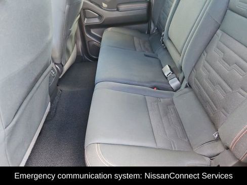 Used 2022 Nissan Frontier PRO-4X image 32