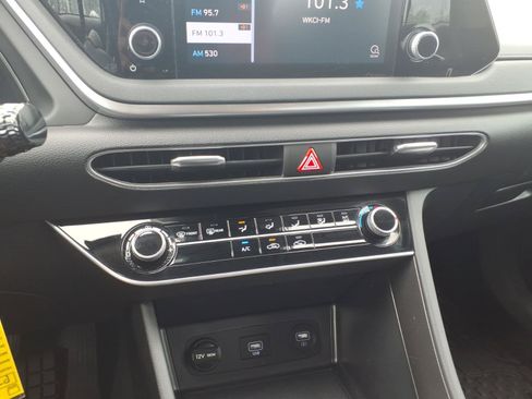 Certified 2023 Hyundai Sonata SE w/ Cargo Package FWD image 25
