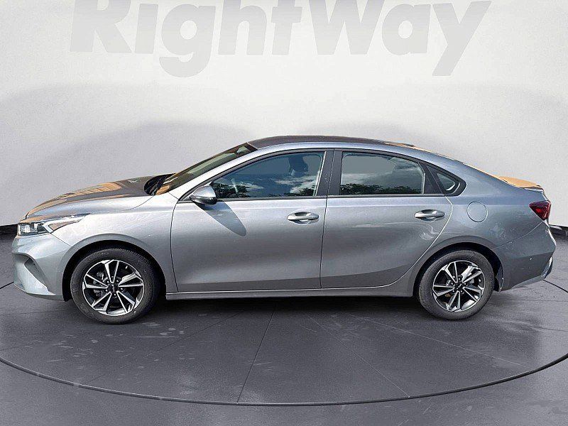 Used 2024 Kia Forte LXS w/ LXS Technology Package FWD image 2