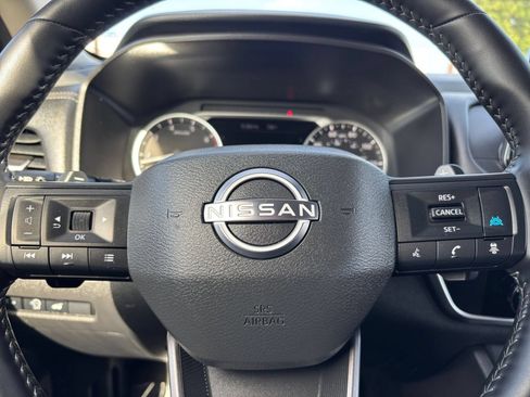 Used 2025 Nissan Rogue SV FWD image 30