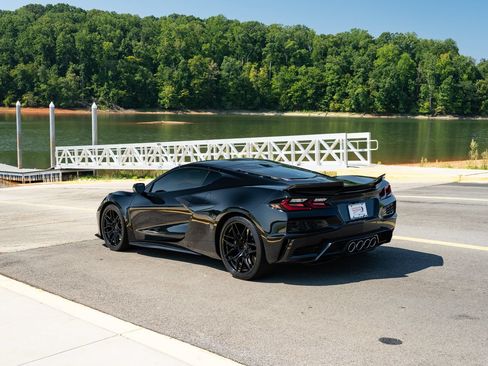Used 2023 Chevrolet Corvette Z06 RWD image 18