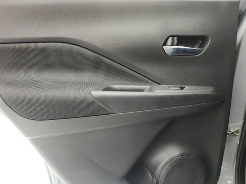 Used 2024 Nissan Kicks SV FWD image 9