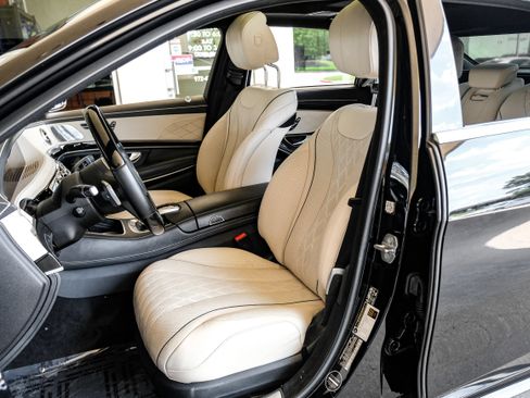 Used 2018 Mercedes-Benz S 560 Sedan image 31
