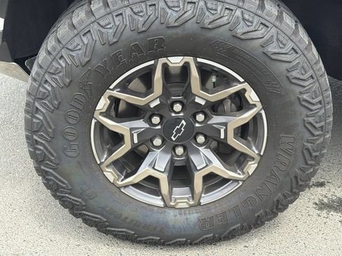 Used 2025 Chevrolet Colorado ZR2 AWD/4WD image 17