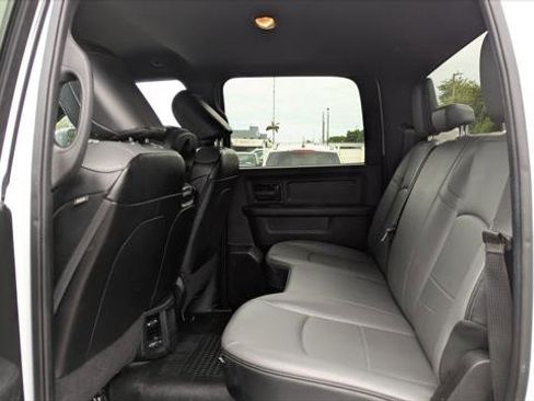 Used 2023 RAM 2500 Tradesman w/ Chrome Appearance Group AWD/4WD image 17