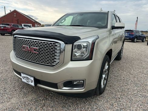 Used 2015 GMC Yukon Denali w/ Premium Package image 4