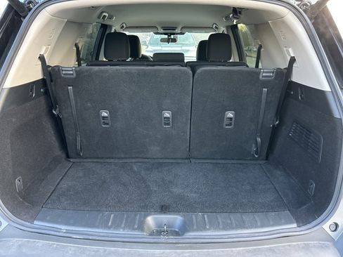 Used 2025 Nissan Pathfinder SV image 11