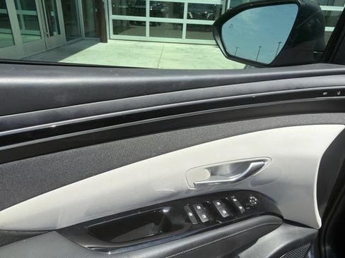 Certified 2024 Hyundai Tucson Limited FWD image 13