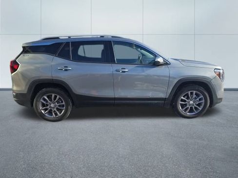 Used 2023 GMC Terrain SLT image 7