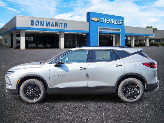 New 2026 Chevrolet Blazer LT w/ Convenience Package AWD/4WD image 2
