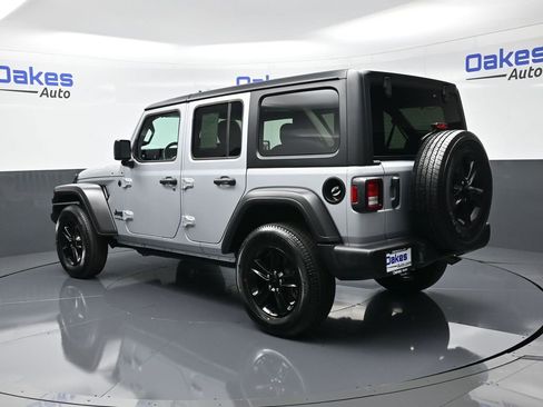 Used 2022 Jeep Wrangler Unlimited Sport image 5