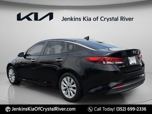 Used 2018 Kia Optima S FWD image 10