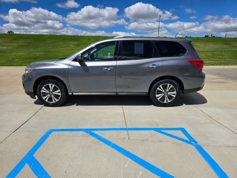 Used 2017 Nissan Pathfinder SL w/ SL Tech Package AWD/4WD image 6
