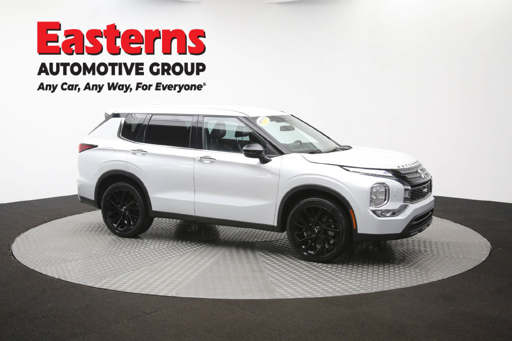 Used 2023 Mitsubishi Outlander SE Black Edition AWD/4WD image 49