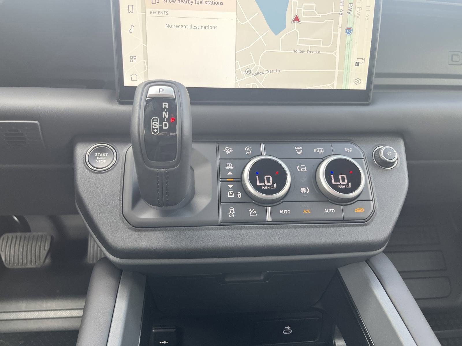 Used 2025 Land Rover Defender 90 X-Dynamic SE AWD/4WD image 16