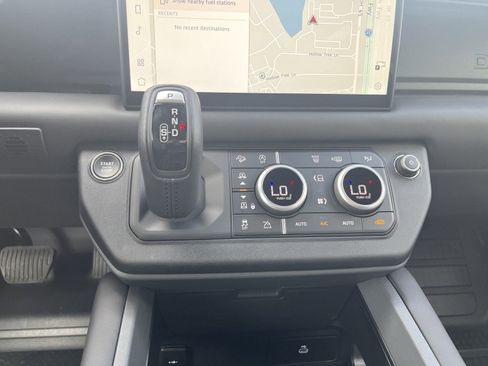 Used 2025 Land Rover Defender 90 X-Dynamic SE AWD/4WD image 16