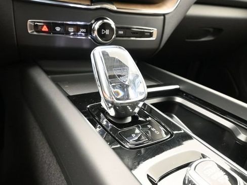 New 2026 Volvo XC60 B5 Plus w/ Protection Package Premier AWD/4WD image 13