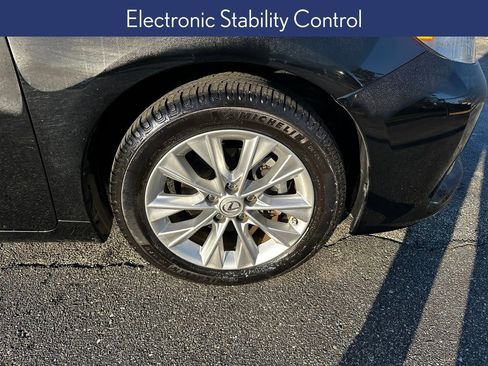 Used 2015 Lexus ES 300h image 13