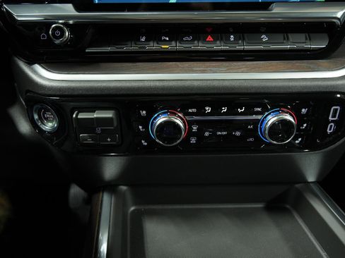 New 2026 GMC Sierra 2500 SLT w/ SLT Premium Package image 38