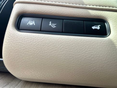 Certified 2025 Nissan Armada Platinum RWD image 21