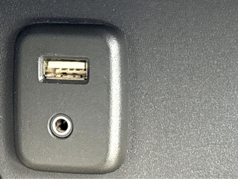 Used 2018 Chevrolet Colorado ZR2 image 32