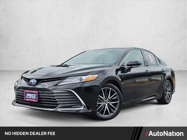 Used 2024 Toyota Camry XLE w/ Navigation Package FWD image 1