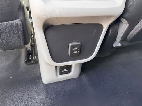 Used 2021 GMC Terrain SLT image 14