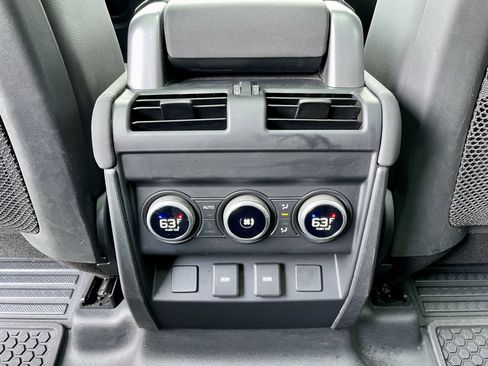 Used 2023 Land Rover Defender 110 X-Dynamic SE image 26