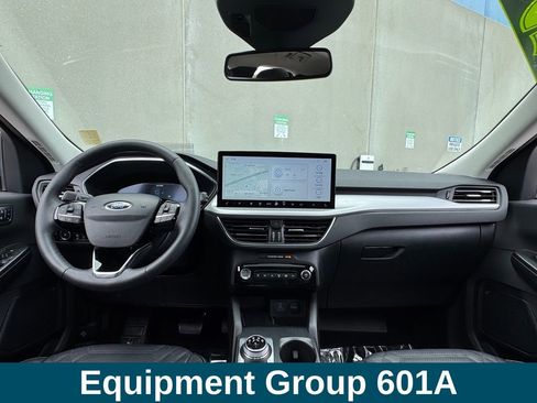 Used 2023 Ford Escape Platinum w/ Premium Technology Package AWD/4WD image 6