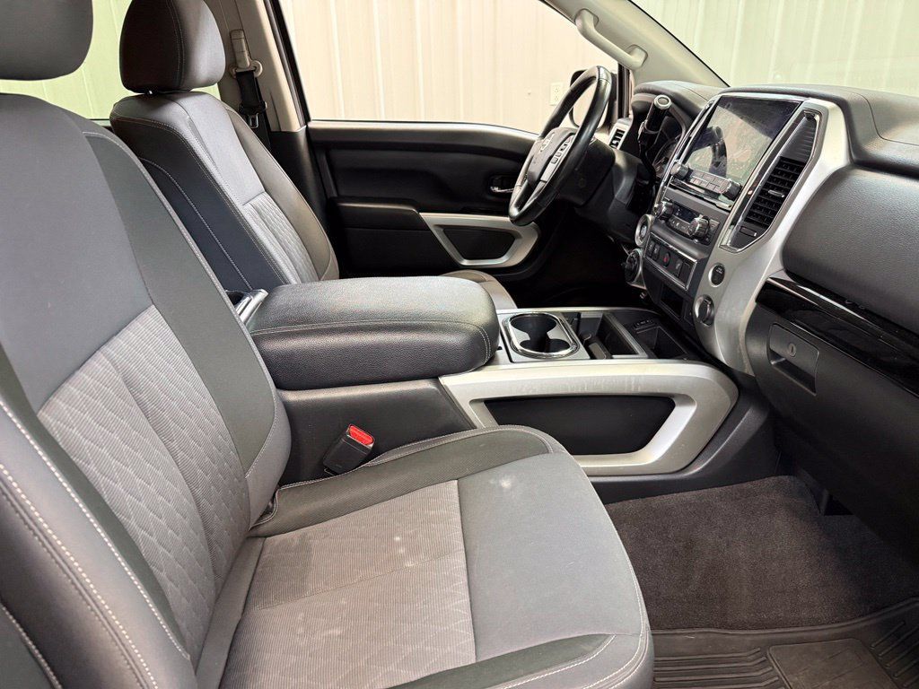 Used 2021 Nissan Titan SV w/ SV Convenience Package AWD/4WD image 31