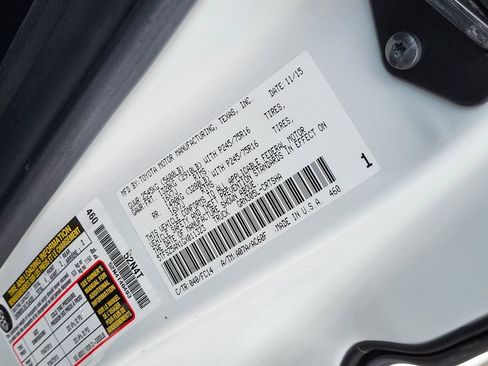 Used 2016 Toyota Tacoma SR5 w/ SR5 Appearance Package (DN) image 31