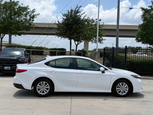Used 2026 Toyota Camry LE FWD image 6