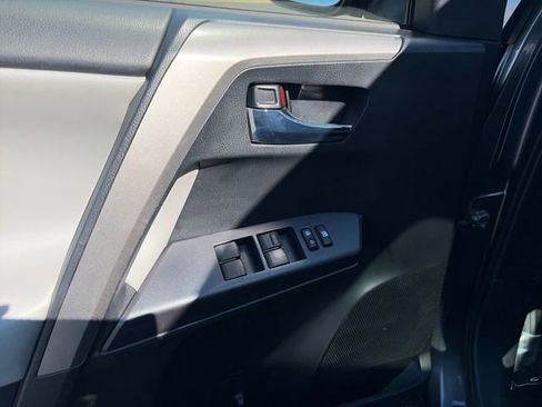 Used 2018 Toyota RAV4 XLE image 17