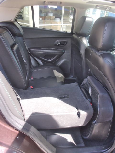 Used 2016 Chevrolet Trax LT w/ LT Sun and Sound Package AWD/4WD image 28