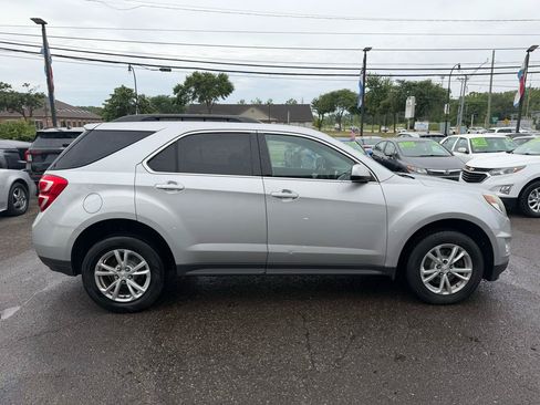 Used 2017 Chevrolet Equinox LT w/ Convenience Package AWD/4WD image 6