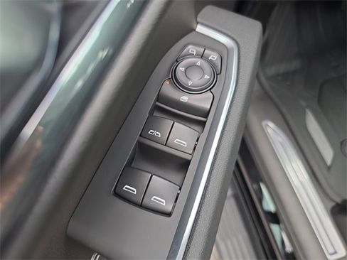 New 2026 GMC Sierra 1500 Elevation w/ LPO, Elevation Black Package image 17