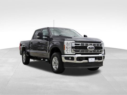 Used 2025 Ford F250 XLT image 1