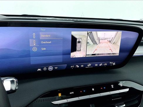 Used 2025 Buick Enclave Preferred image 27