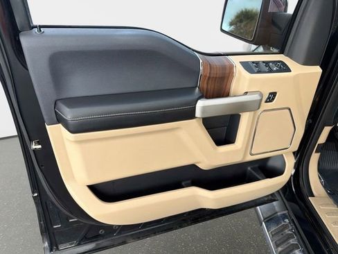 Used 2017 Ford F150 Lariat image 17