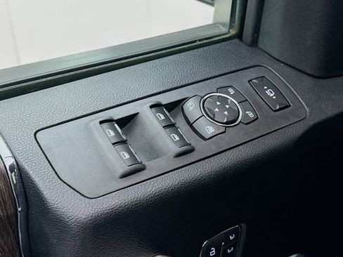 Used 2020 Ford F250 Lariat w/ Lariat Ultimate Package AWD/4WD image 18