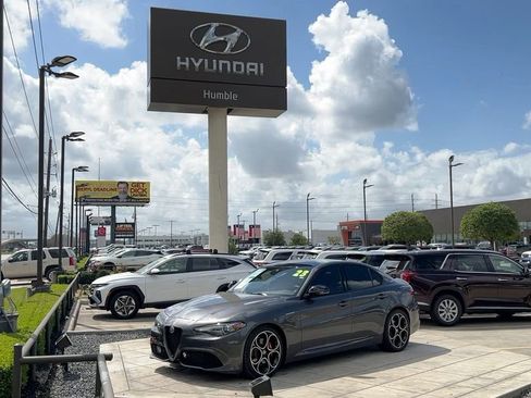 Used 2023 Alfa Romeo Giulia Veloce image 9