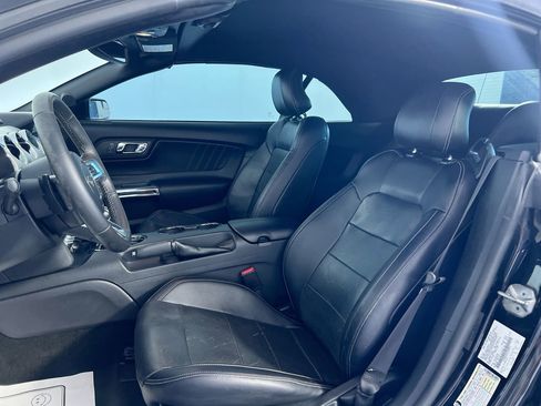 Used 2016 Ford Mustang Premium image 12