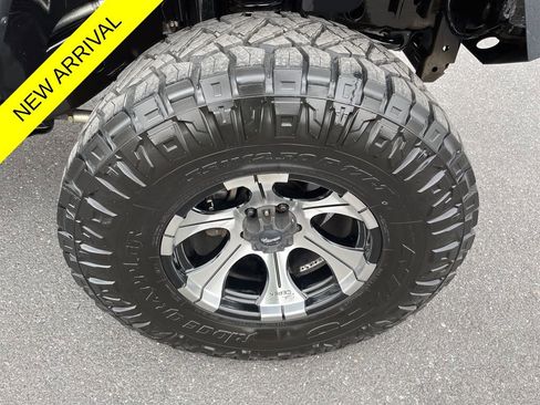 Used 2017 Jeep Wrangler Unlimited Rubicon image 10